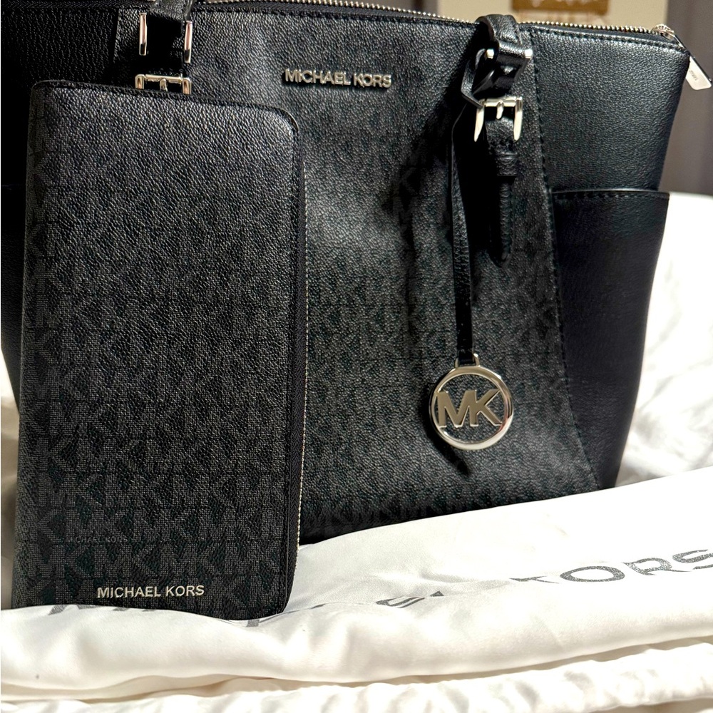 Michael Kors Handbag and Wallet - Picture 1 of 16
